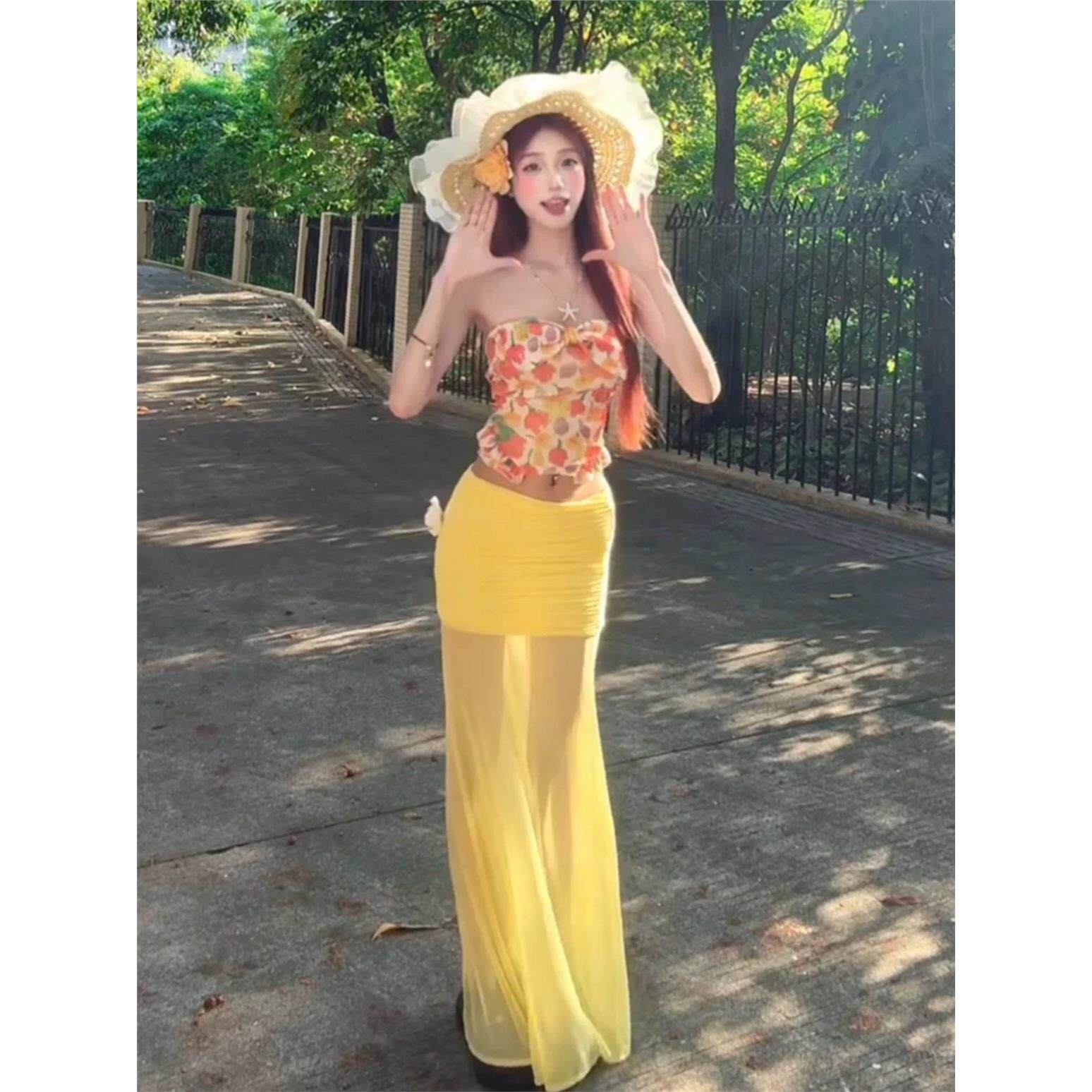海边度假辣妹套装女夏碎花抹胸上衣穿搭黄色网纱包臀半身裙两件套