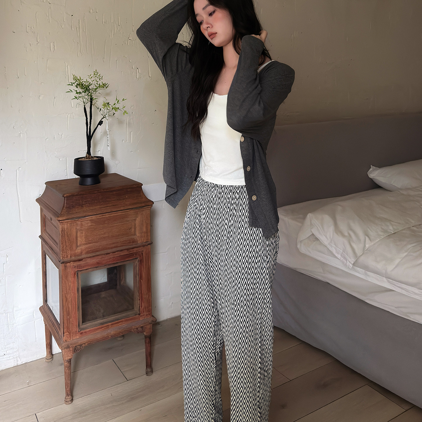 HEARMES 带胸垫一体吊带睡衣女春秋款夏季可外穿家居服三件套装