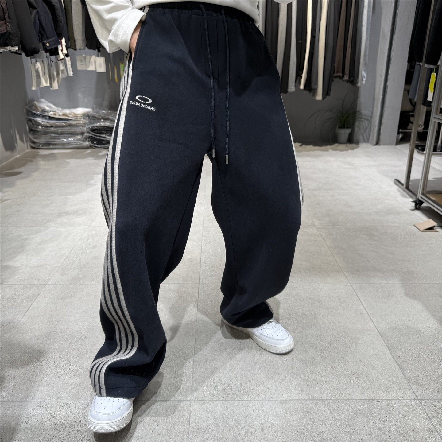 高克重Loop圆环刺绣五条杠条纹加绒卫裤宽松简约长裤运动裤pp同款,男装,休闲裤,淘宝优惠券,粉丝福利购,淘宝优惠卷