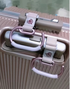 行李箱挂钩不锈钢挂包挂水杯婴儿车挂钩可爱电动车挂钩收纳神器