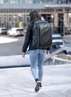 美國 Wandrd - Transit Travel Backpack 35L/45L 双肩旅行背包