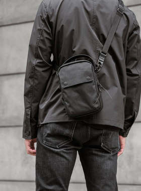 美国 Black Ember - Kompak Crossbody Bag 防水户外挎包香港直邮