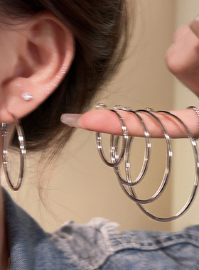 2025年新款爆款素圈耳环简约高级感夸张耳饰纯银耳钉大耳圈显脸小