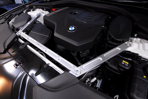 现货日本原装CPM 适用BMW宝马5系G30 G38铝合金机舱顶吧强化拉杆