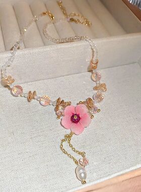 Sweet Personality Crystal Flower Pendant Necklace for Women