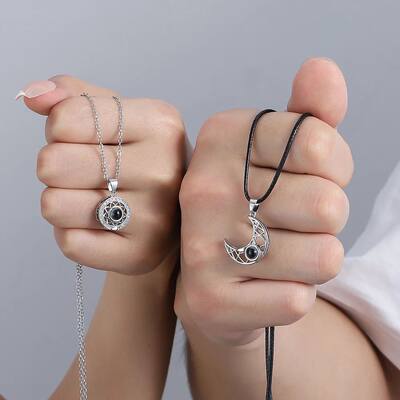 2PCS Magnetic Couple Matching Necklace I Love You Projection