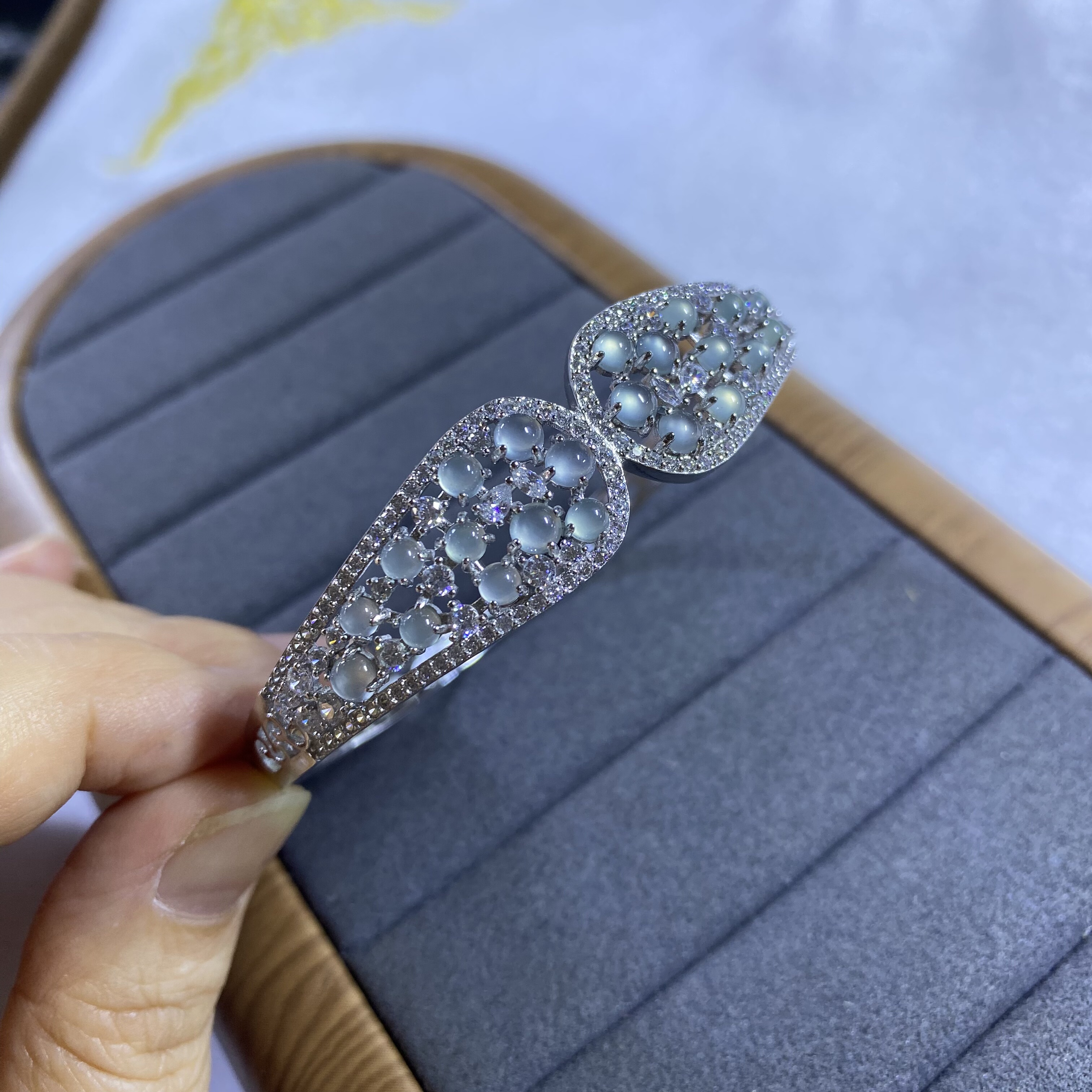 新款A货冰种翡翠白冰手镯情人节生日礼物S925银镶嵌电镀18K金