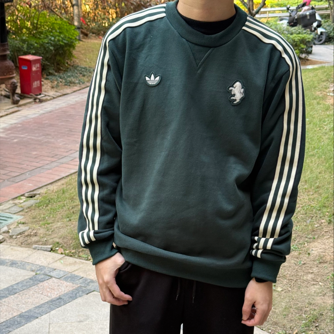 Adidas阿迪达斯男子复古尤文图斯足球运动圆领套头衫卫衣 JM9454