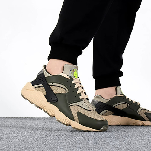 Nike/耐克Air Huarache女士耐磨透气经典休闲运动鞋 DM0863-300