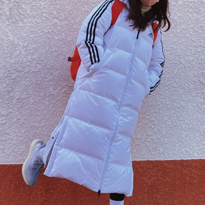 ADIDAS阿迪达斯男女情侣长款三条纹过膝连帽保暖运动羽绒服IT8713