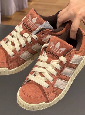 阿迪达斯三叶草男女同款LWST复古翻毛皮低帮休闲运动板鞋IF1947