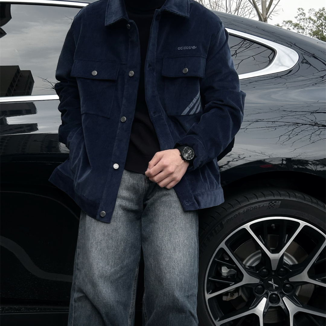 阿迪达斯三叶草男子复古灯芯绒保暖宽松翻领运动外套夹克 IX9609