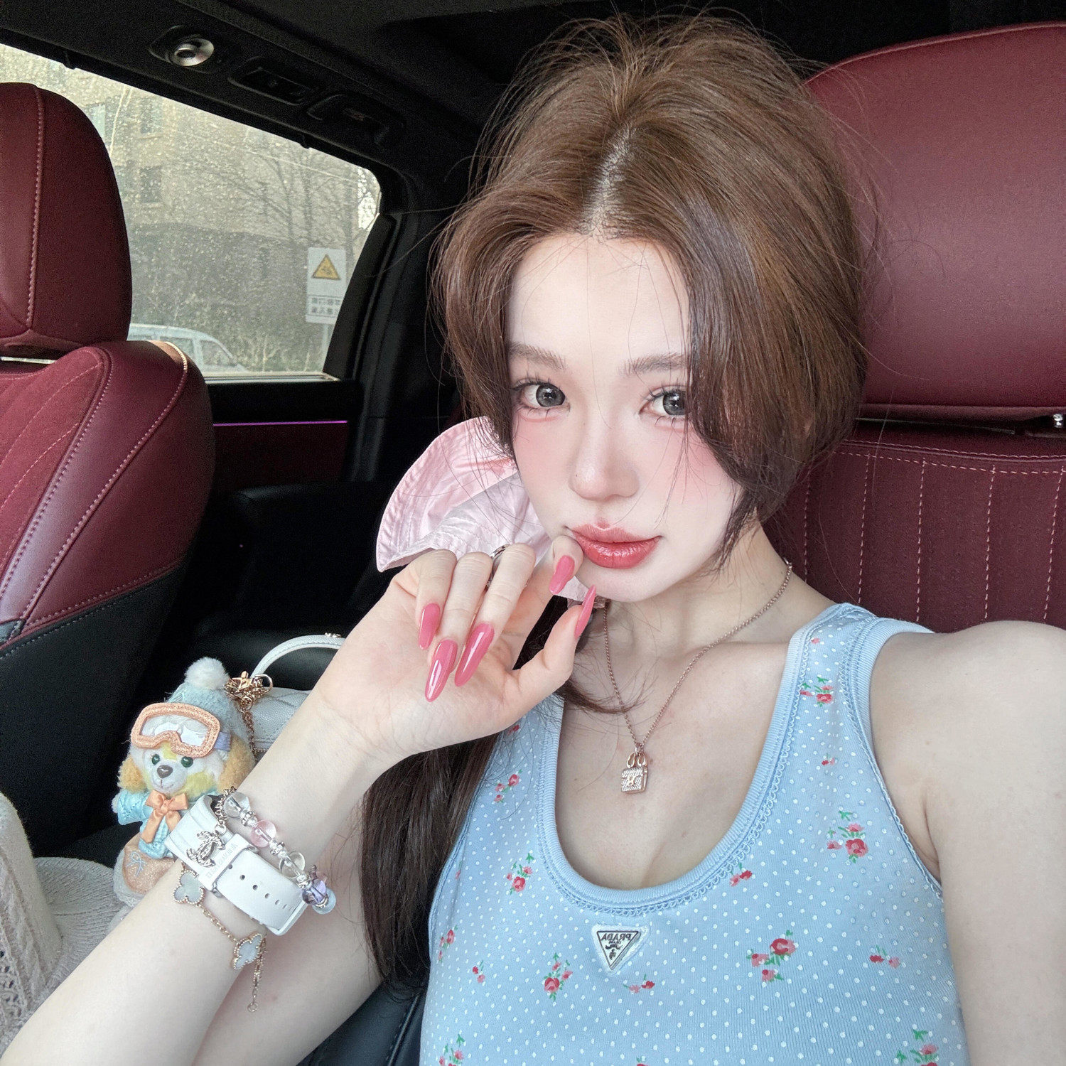 纯手工裸色美甲穿戴甲中长款2026新款高级感微醺红美甲贴片婚纱照