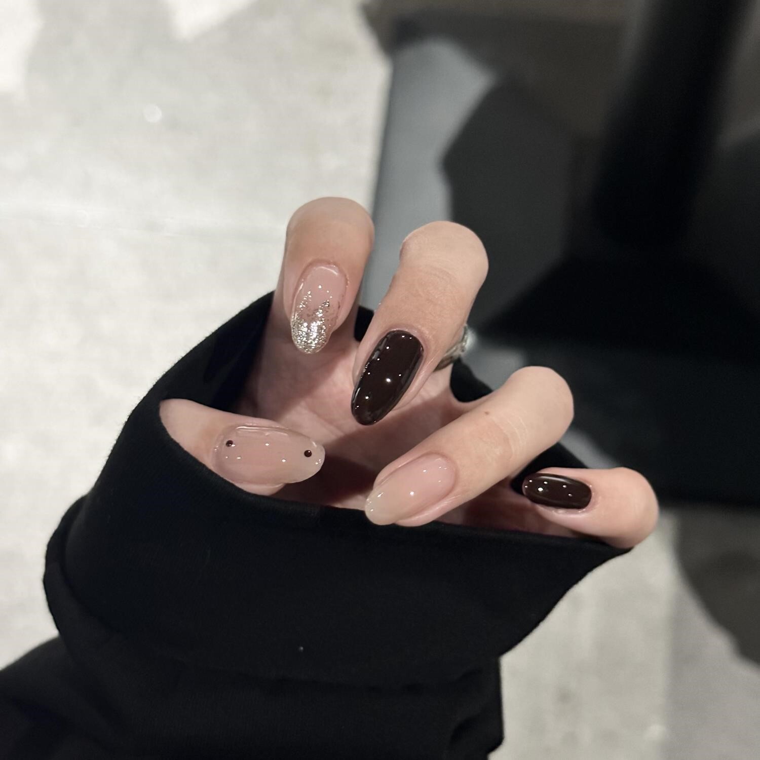 秋冬棕色纯色美甲手工定制光疗显白穿戴甲美拉德橡皮粉跳色指甲