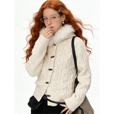 BCLZ复古慵懒牛角扣连帽毛衣