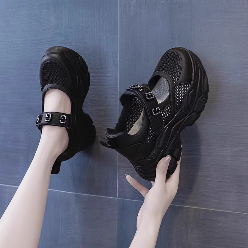 内增高跟包头凉鞋女士厚底2026夏季新款镂空外穿松糕坡跟运动女鞋