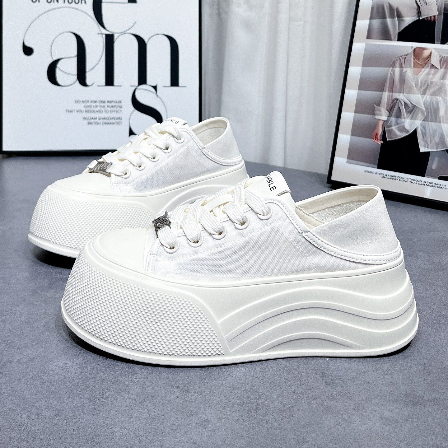 夏季薄款透气网小白鞋女2026年新款两穿网纱轻便松糕厚底休闲板鞋