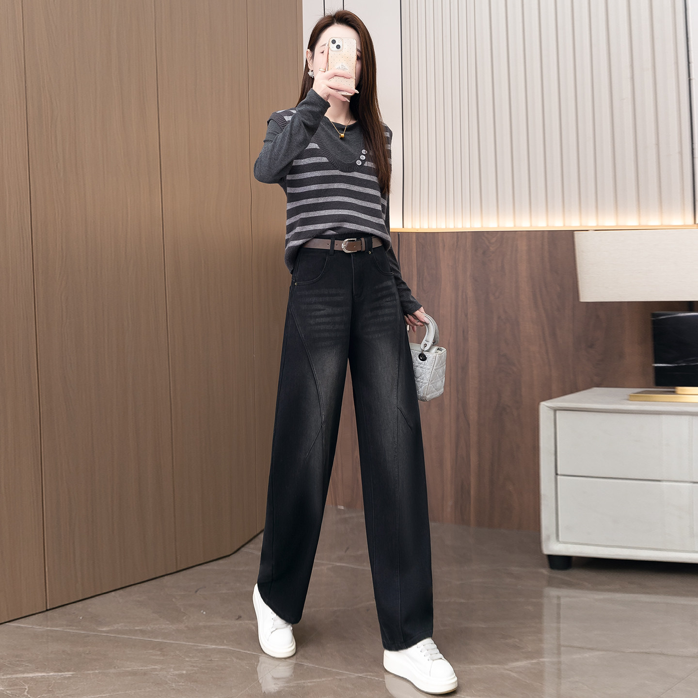 米白色小弯刀牛仔裤女春秋2026新款爆款高腰宽松休闲直筒阔腿长裤