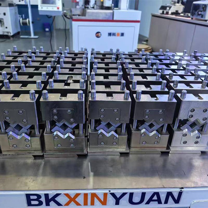 厂家低价直销四边压接模具免换模具铆压端子机模具端子压接机