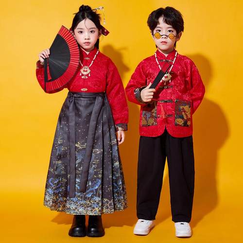 中国风红黑马面裙男女古装演出服