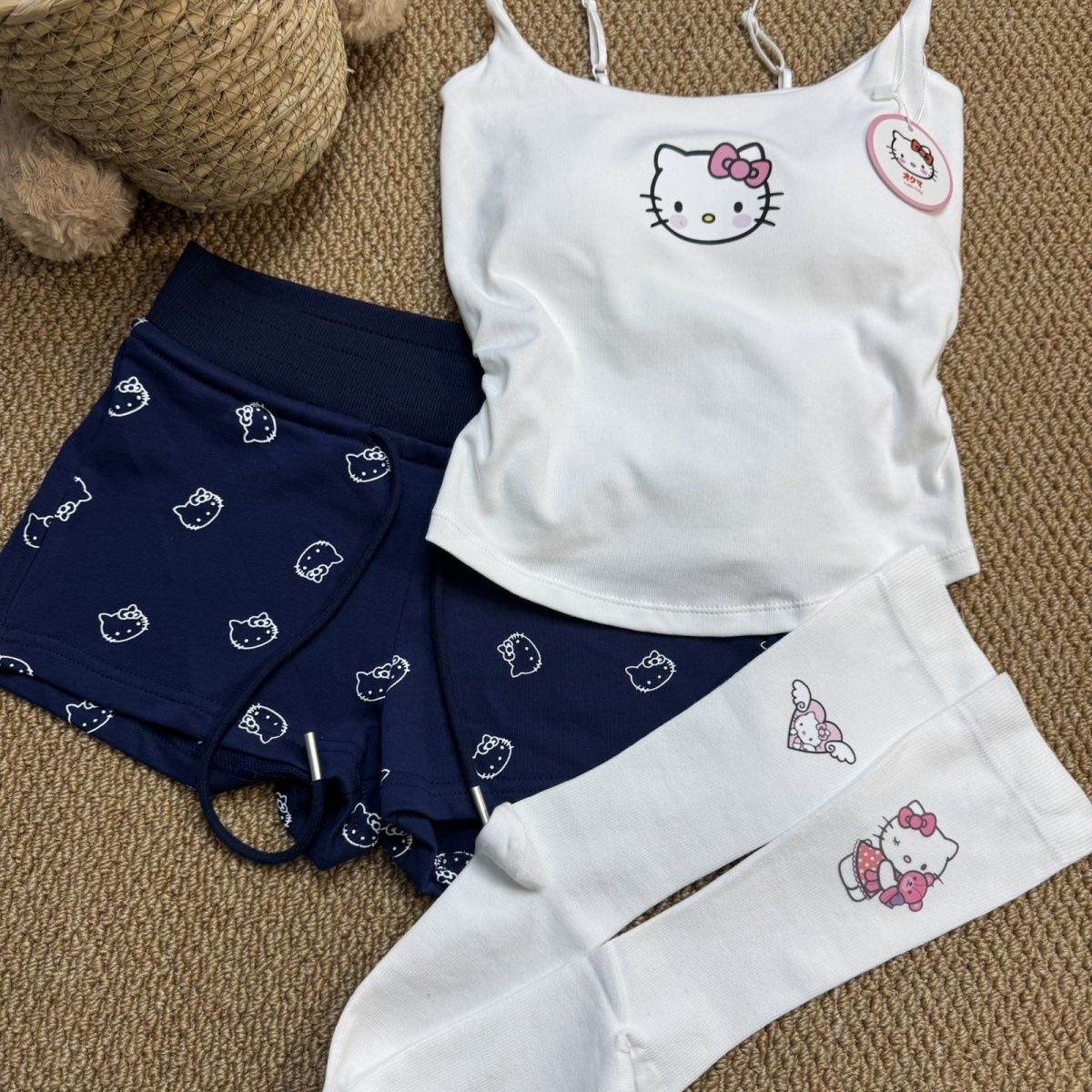 小红书同款kitty吊带背心美背修身显瘦女夏季带胸垫外穿内搭上衣,女装/女士精品,背心吊带,淘宝优惠券,粉丝福利购,淘宝优惠卷