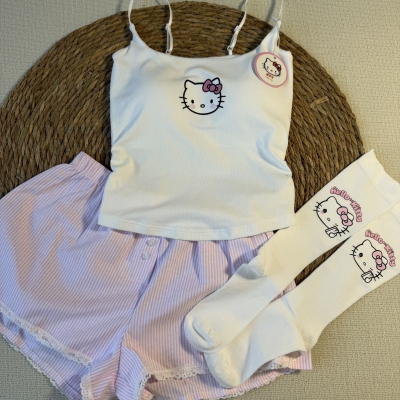 吹爆这个小吊带，自带胸垫不空杯不跑杯！蕾丝边又甜又欲~辣妹！