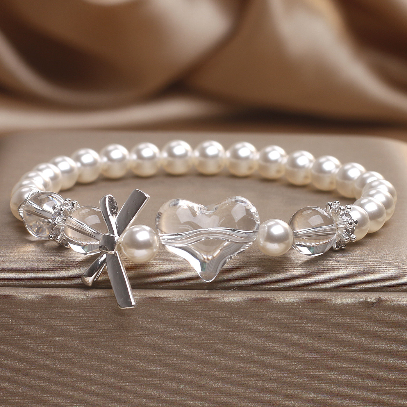 韩版气质仿珍珠手链女生甜美清透爱心蝴蝶结高颜值手串送闺蜜礼物