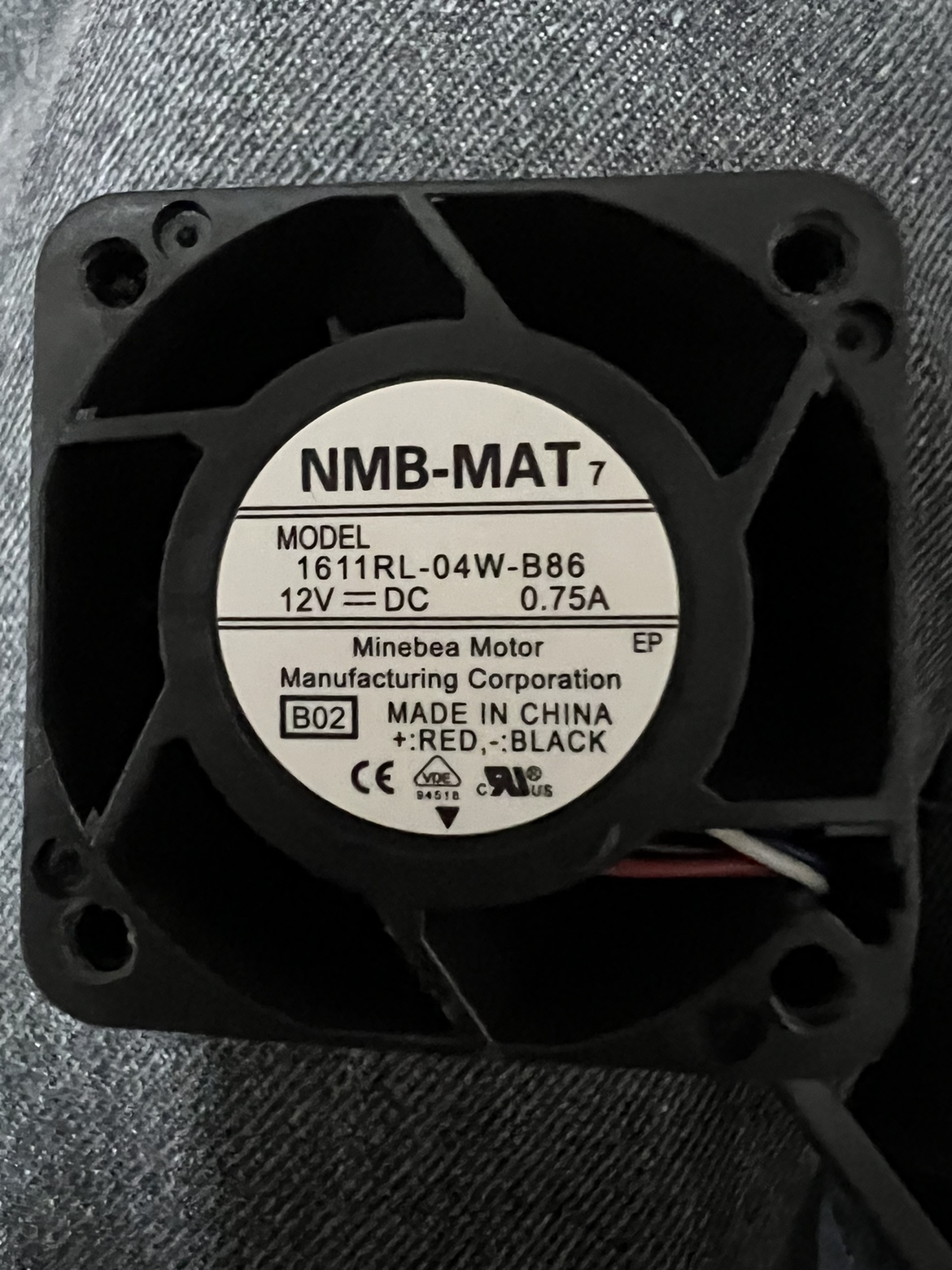 暴服务器风扇NMB402812v0.75a