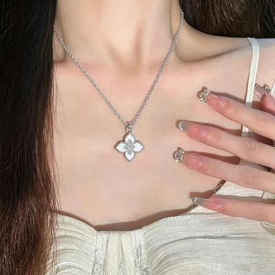 白贝母四叶草锁骨链女轻奢百搭