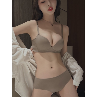 无痕内衣女小胸聚拢显大调整型