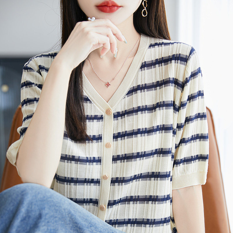 V领条纹短袖T恤女夏季2025新款打底衫洋派大尺码女装冰丝针织上衣