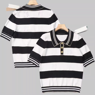 美系K尔 新款女士短亮丝镶边条翻领半系扣短袖镂空字母条纹针织衫