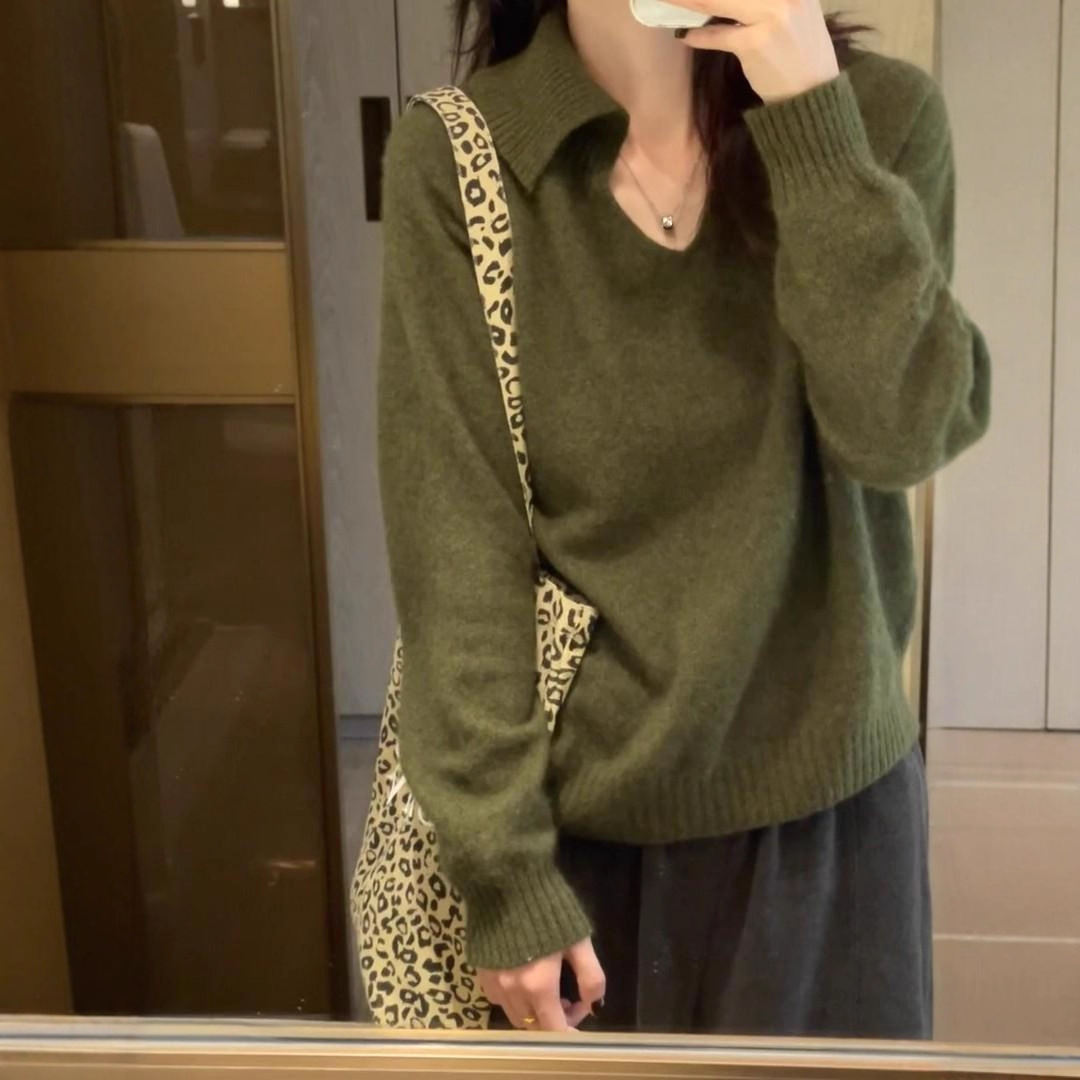 极简风绿色大翻领套头毛衣女2025年秋冬新款高级感宽松显瘦针织衫