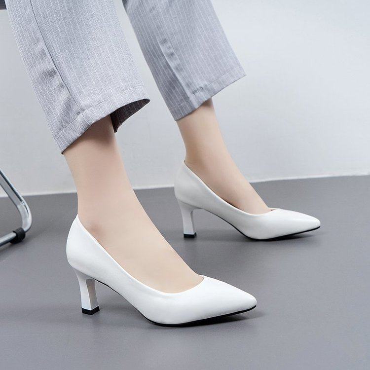 软皮粗跟白色尖头高跟鞋女5cm中跟大码职业2026新款春秋礼仪单鞋