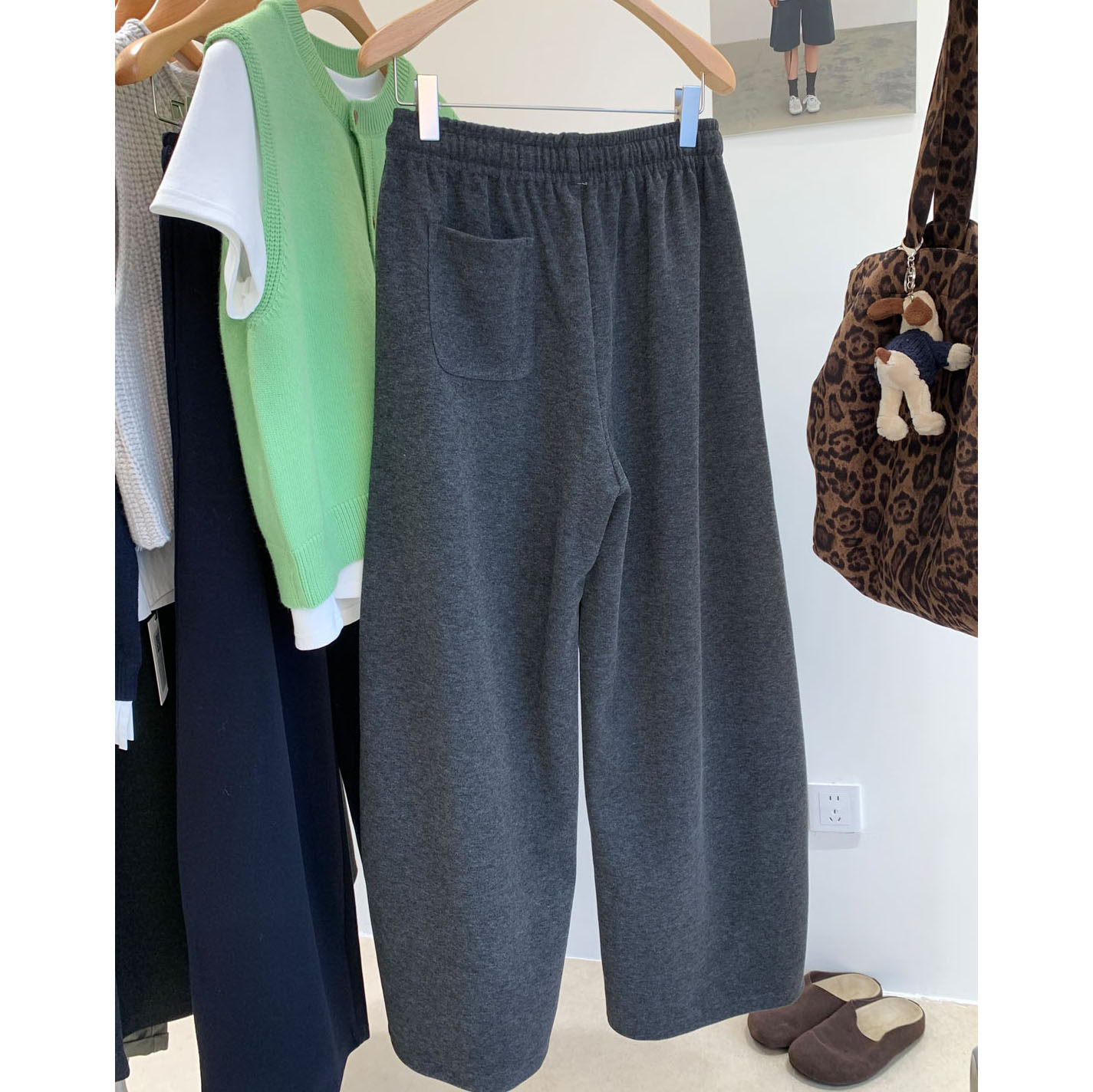 韩版松紧腰抽绳阔腿裤女2025冬季新款显瘦垂感休闲直筒裤,女装/女士精品,休闲裤,淘宝优惠券,粉丝福利购,淘宝优惠卷