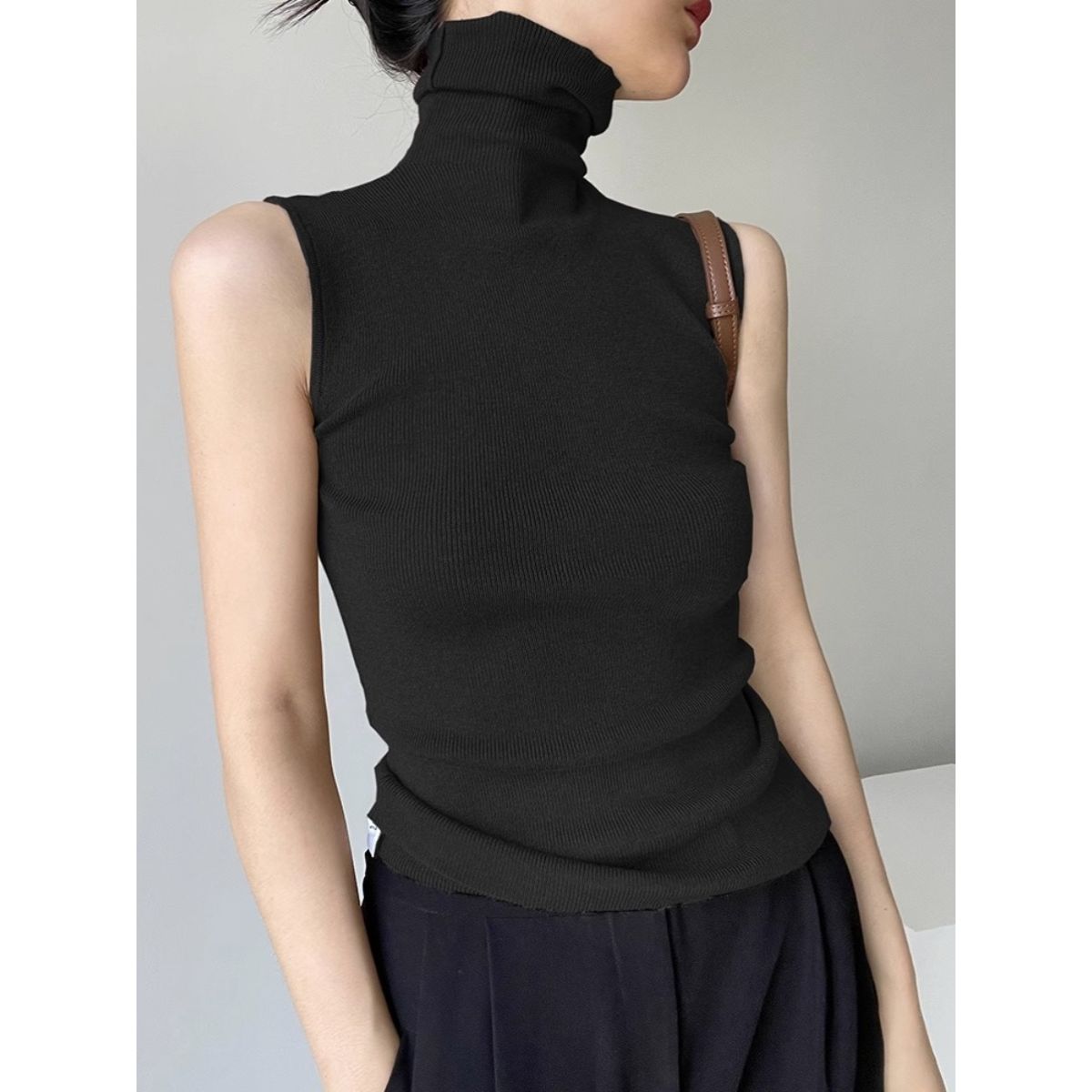 黑色高领吊带背心女秋冬季高级感皮草内搭针织打底无袖堆堆领上衣