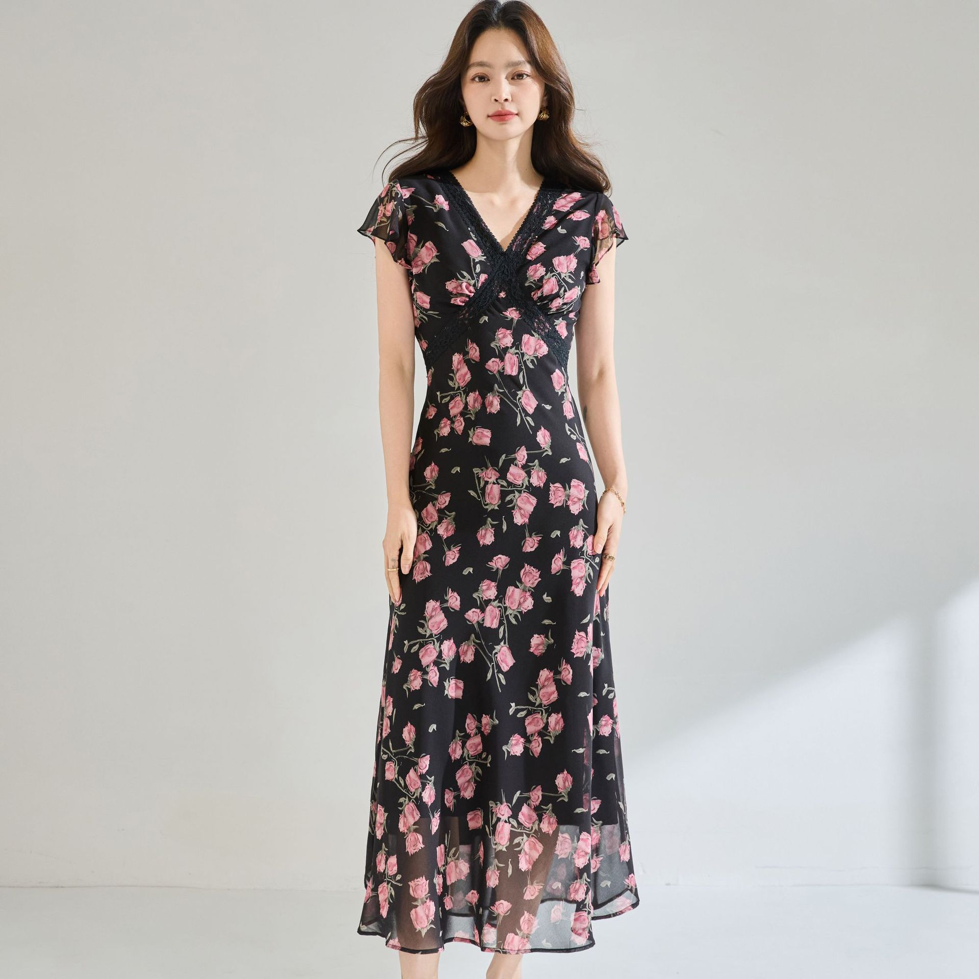 2026夏季玫瑰花雪纺连衣裙蕾丝花边V领小飞袖收腰显瘦长裙25825