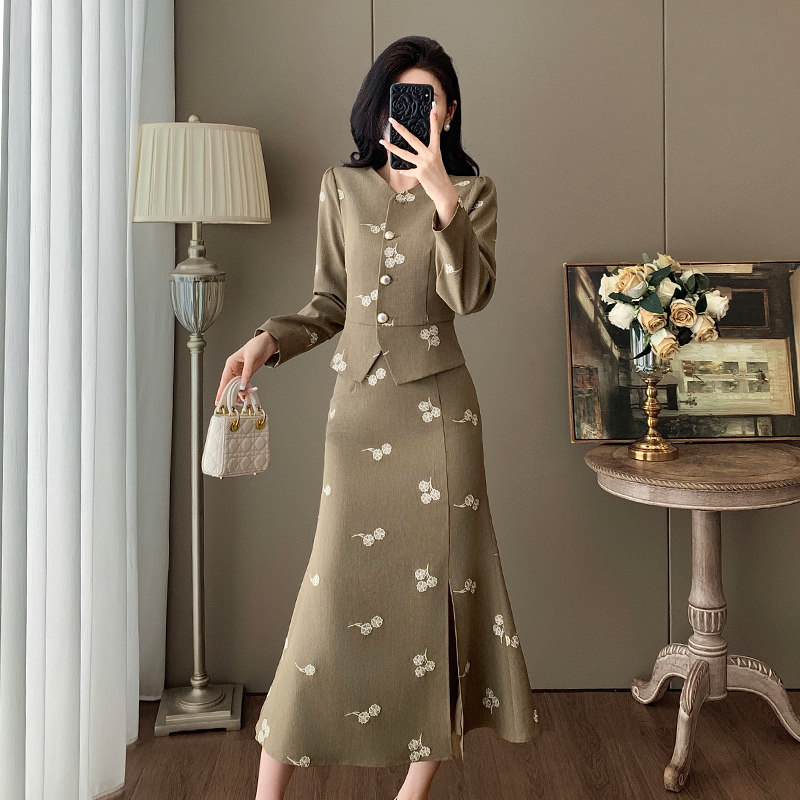 2025秋季新款时尚套装女高级感小香风外套半身裙两件套小个子气质,女装/女士精品,时尚套装,淘宝优惠券,粉丝福利购,淘宝优惠卷