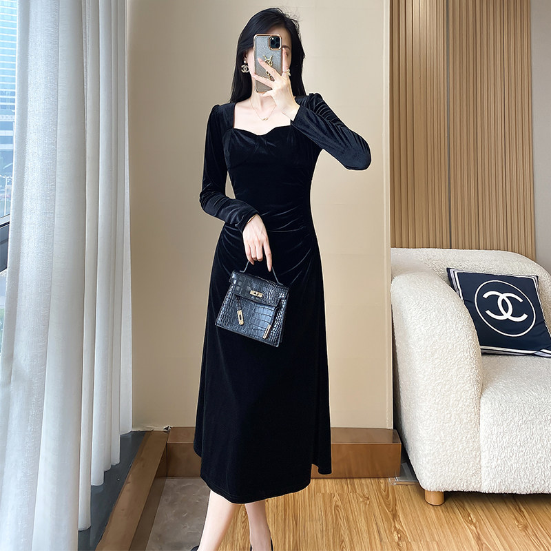 丝绒黑色连衣裙女秋冬新款