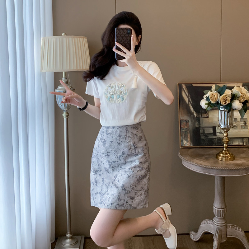 2025夏季新款时尚套装女设计感小众气质显瘦短袖上衣短裙两件套