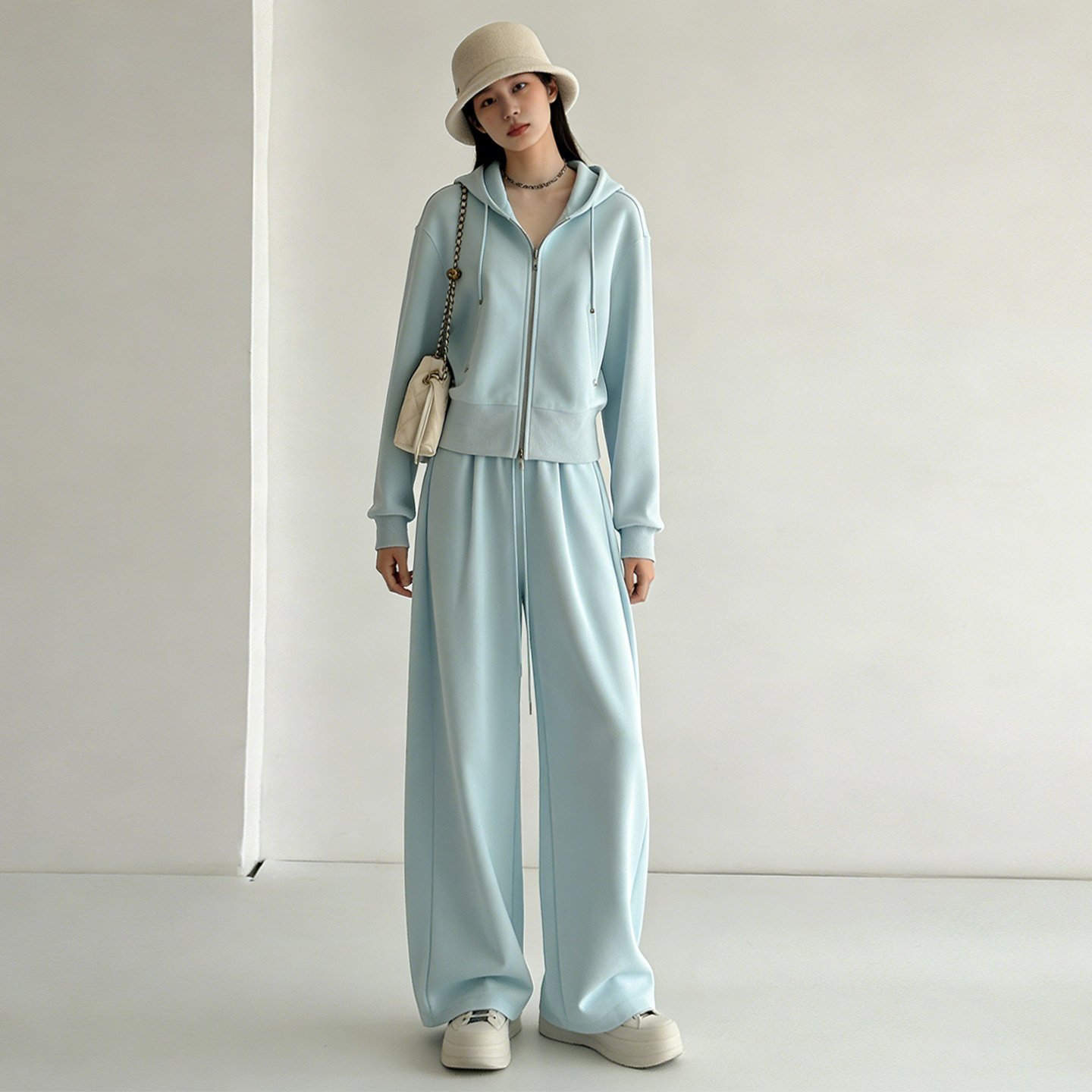 运动风连帽拉链卫衣阔腿裤女套装减龄显瘦高级感两件套2026新春装