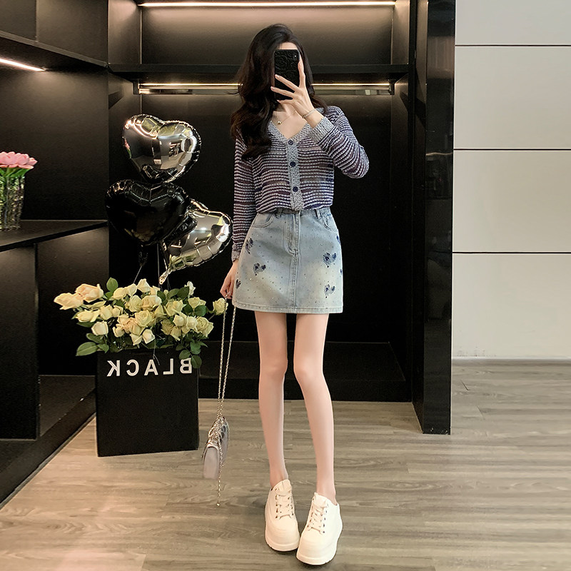 针织小衫牛仔短裙两件套装