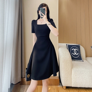 黑色连衣裙女夏季2023新款赫本风小黑裙高级感法式设计感小众裙子