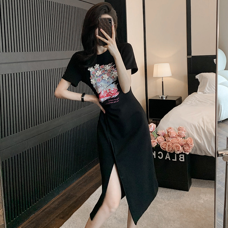 高级感法式黑色连衣裙女夏收腰气质减龄显瘦过膝休闲开叉质感裙子