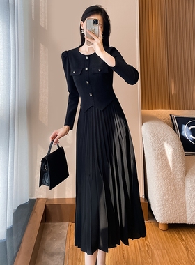 黑色赫本风连衣裙女收腰显瘦气质通勤假两件百褶长裙2025秋装新款