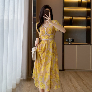 黄色战袍碎花连衣裙收腰显瘦气质高端精致裙子法式茶歇裙雪纺长裙
