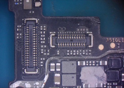 红米K50pro相机座子主板上