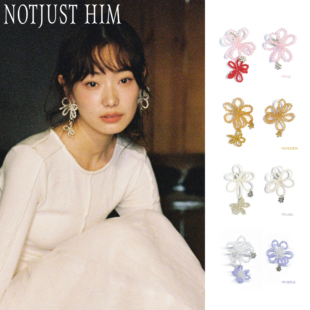 花筏NOTJUSTHIM《轻盈花影》不对称设计立体水晶珍珠花朵耳钉