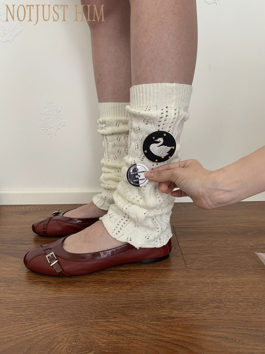 thumbnail for Flower raft NOTJUSTHIM piles up in the tube socks