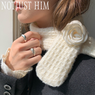 花筏NOTJUSTHIM《白玫瑰》软茸茸短款围巾花朵装饰华夫格